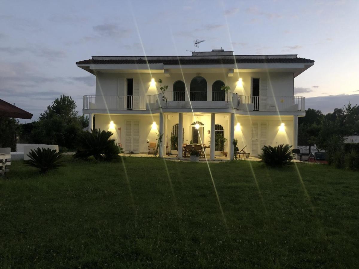 Casa Blanca B&B Latina Eksteriør billede