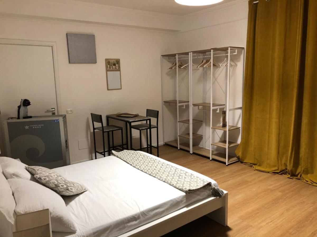 Casa Blanca B&B Latina Eksteriør billede